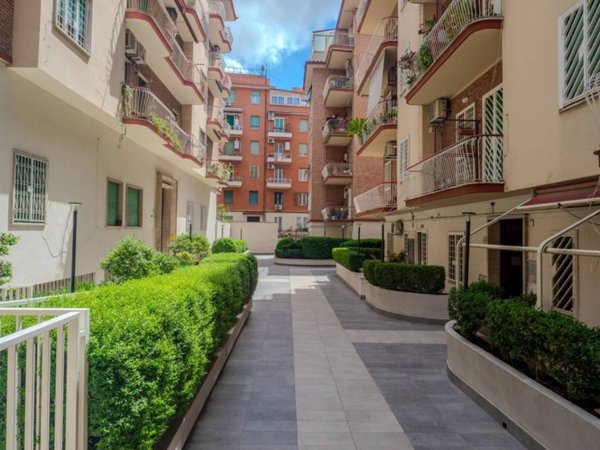 appartamento in vendita a Roma in zona Tuscolano