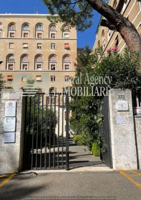 appartamento in vendita a Roma in zona EUR