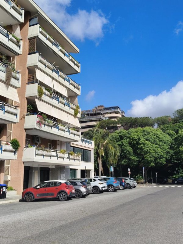negozio in vendita a Roma in zona Torrino