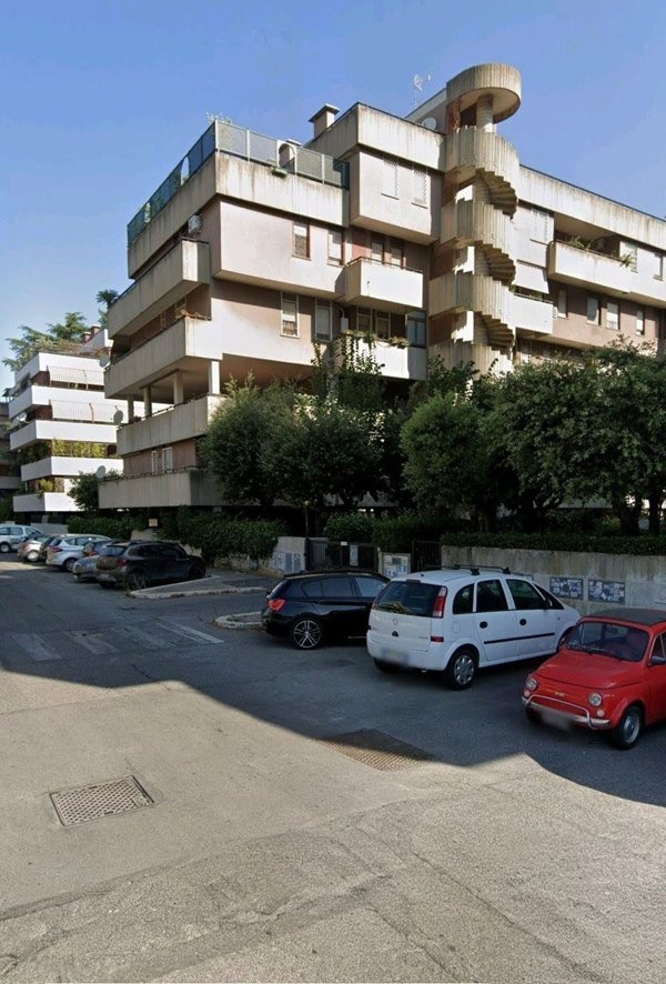 appartamento in vendita a Roma in zona EUR