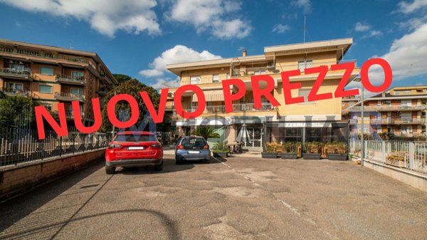 ufficio in vendita a Roma in zona Primavalle