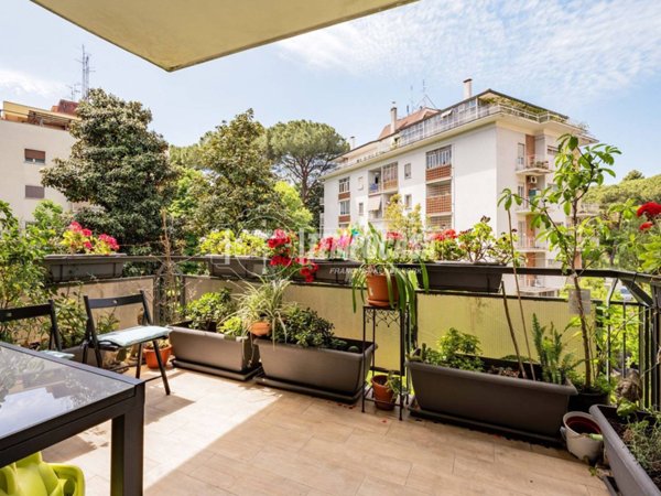 appartamento in vendita a Roma in zona EUR
