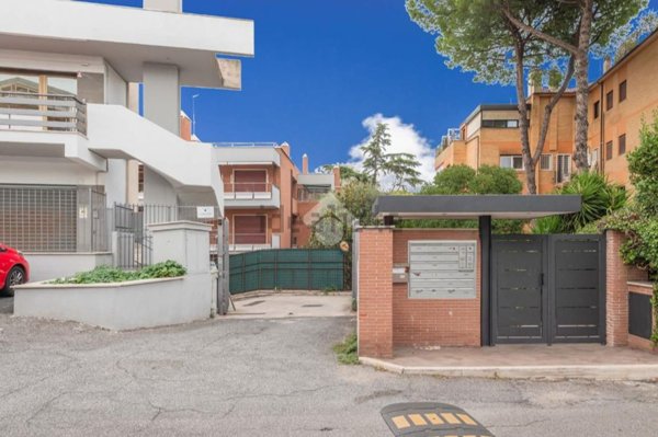 casa indipendente in vendita a Roma