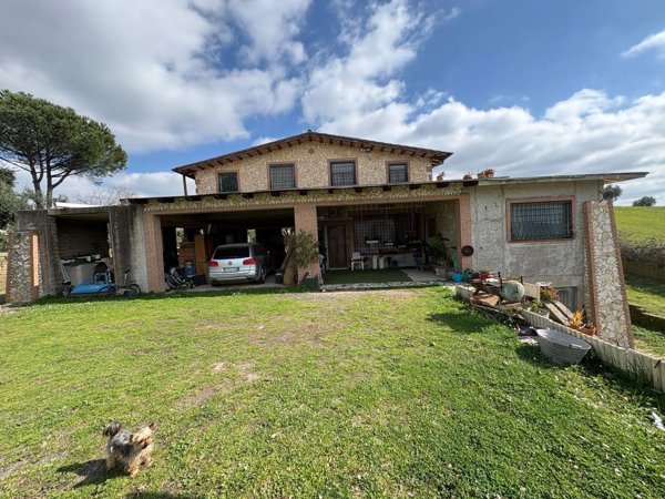 casa indipendente in vendita a Roma in zona Cesano
