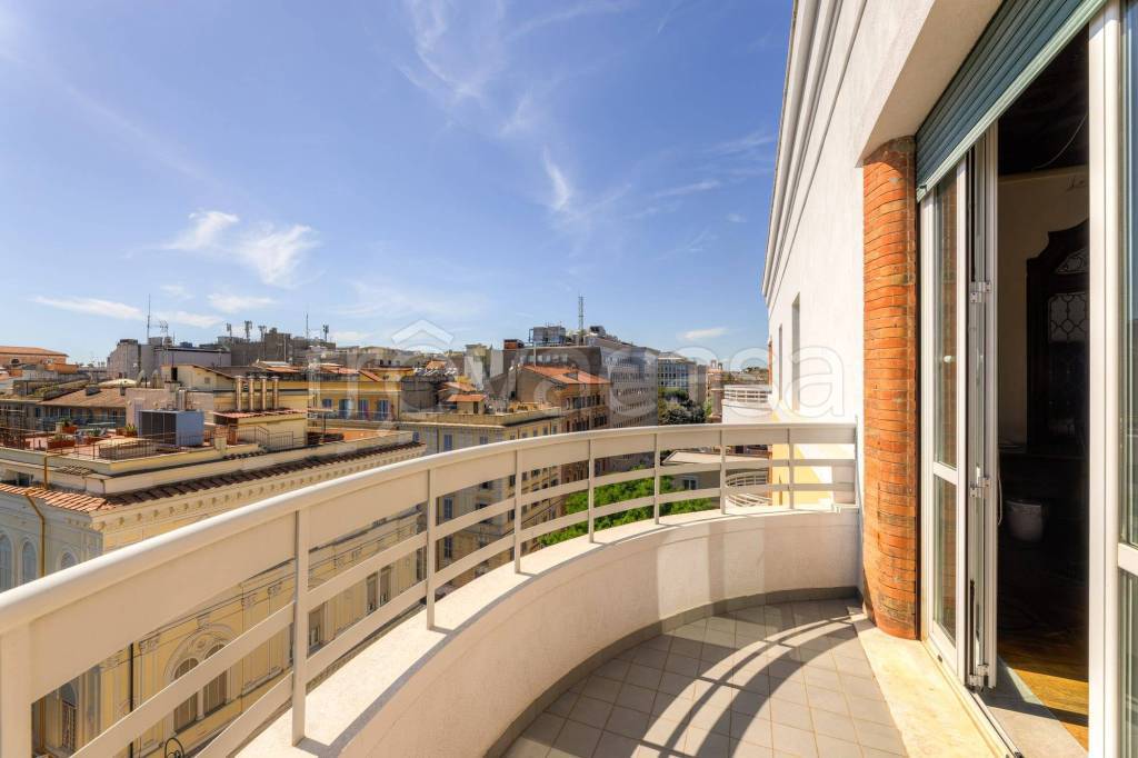 appartamento in vendita a Roma in zona Castro Pretorio