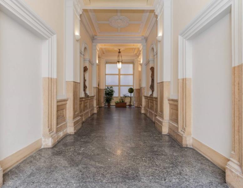 appartamento in vendita a Roma in zona Rione Monti/Campitelli