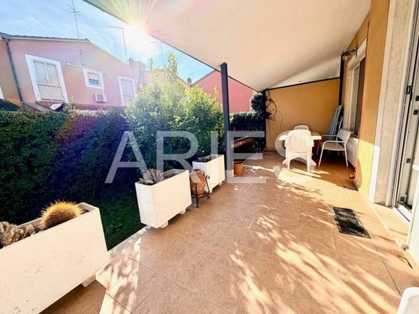 casa indipendente in vendita a Roma in zona Casal Palocco
