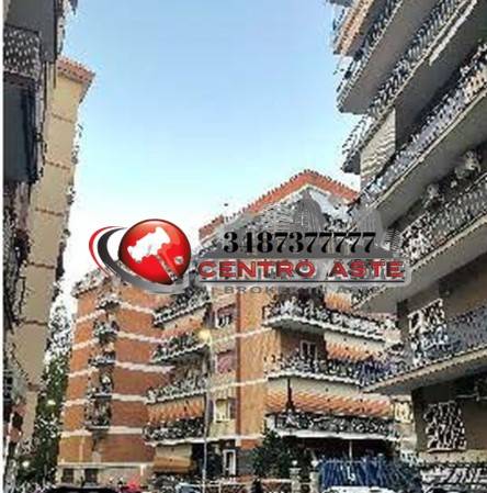 appartamento in vendita a Roma in zona Prenestino-Labicano