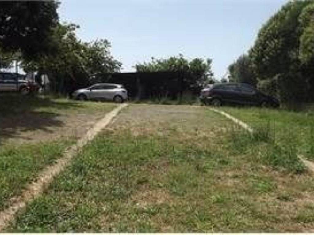 locale di sgombero in vendita a Roma in zona La Pisana