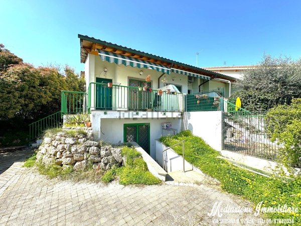 casa indipendente in vendita a Roma in zona Acilia