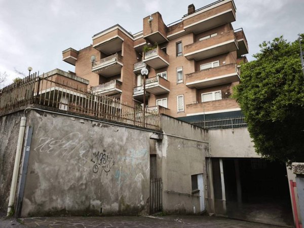 negozio in vendita a Roma in zona Casalotti
