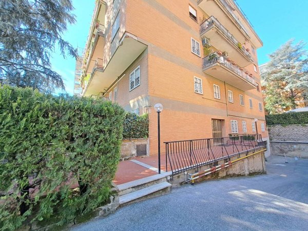 ufficio in vendita a Roma in zona Monte Sacro/Talenti