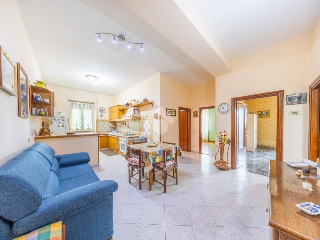 appartamento in vendita a Roma in zona Giardini di Corcolle