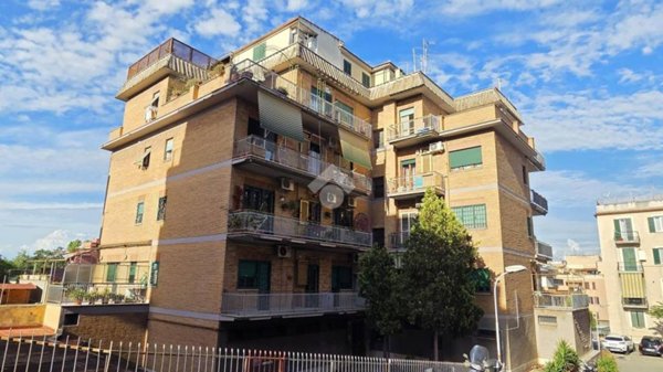 appartamento in vendita a Roma in zona Prenestino-Centocelle