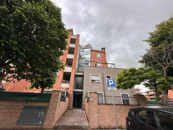 appartamento in vendita a Roma in zona Selva Candida