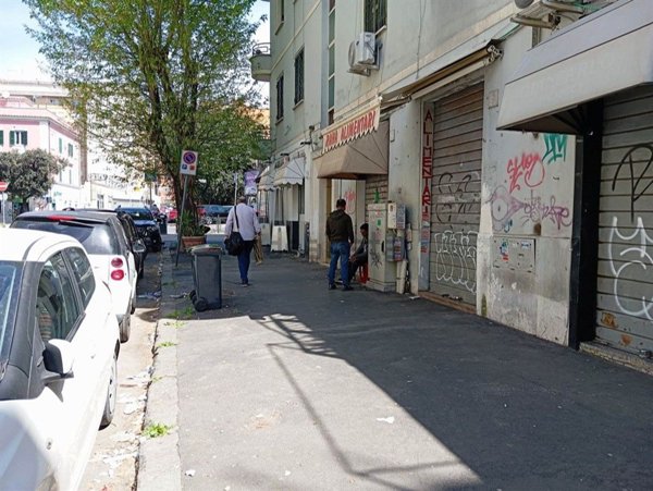 negozio in vendita a Roma in zona Appio Claudio