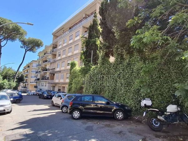 appartamento in vendita a Roma in zona Della Vittoria