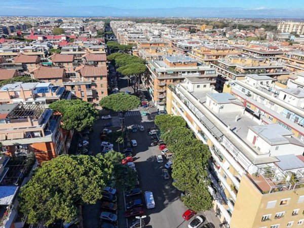 appartamento in vendita a Roma in zona Ostia