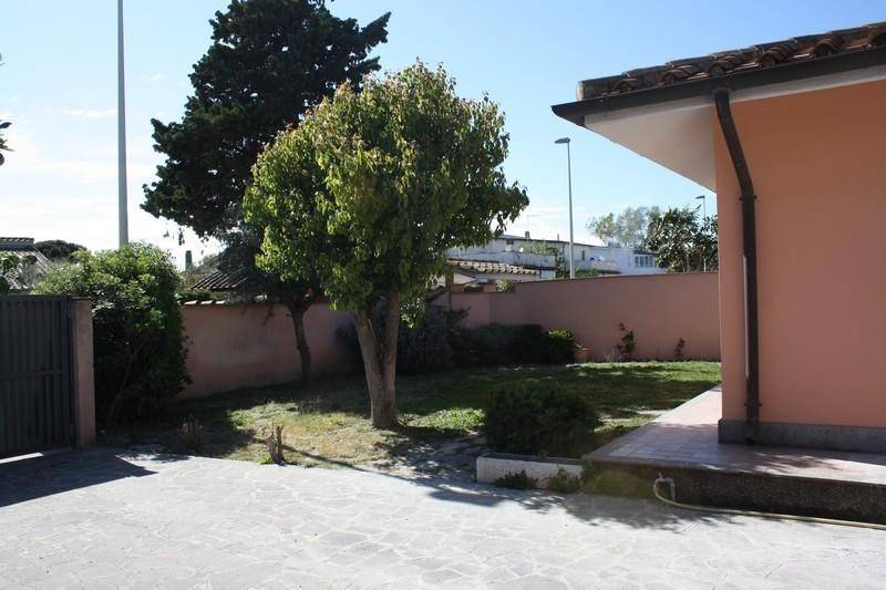 casa indipendente in vendita a Roma in zona Infernetto