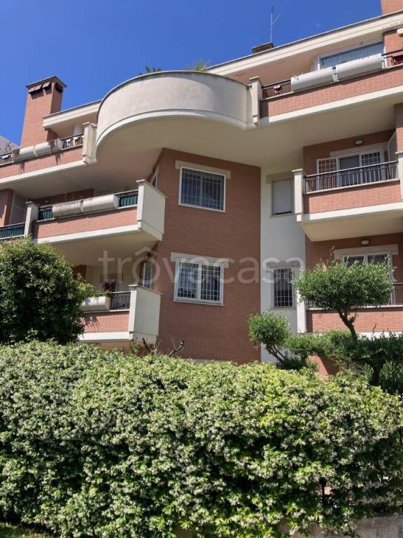 appartamento in vendita a Roma in zona Tor di Quinto