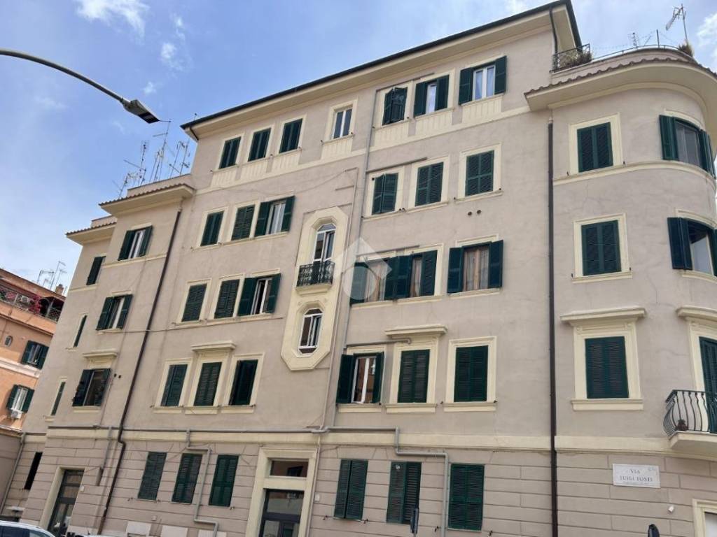 appartamento in vendita a Roma in zona Appio Latino