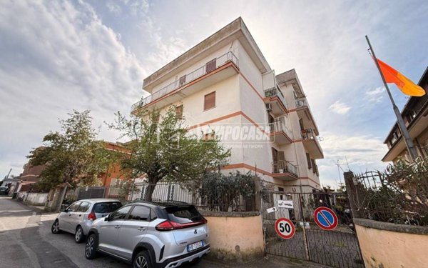 appartamento in vendita a Roma in zona Palmarola