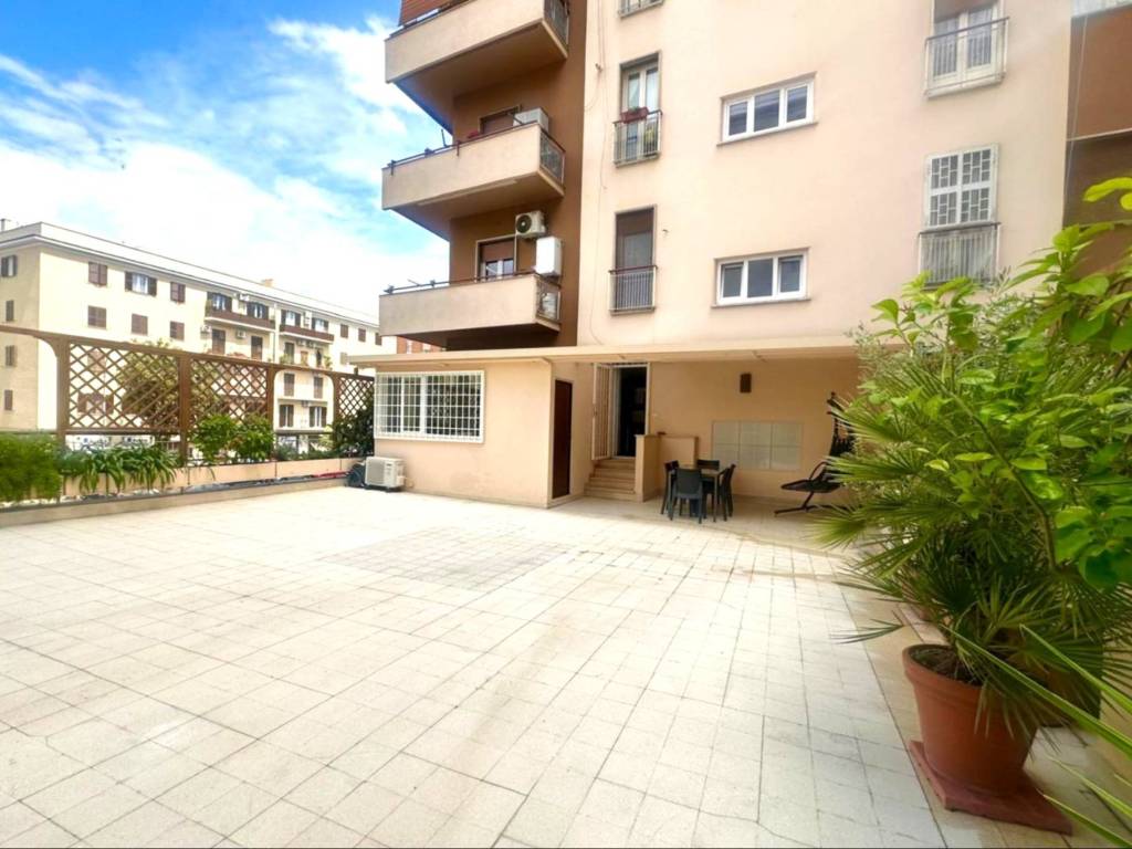 appartamento in vendita a Roma in zona Appio Claudio