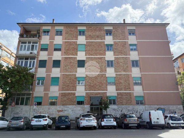 appartamento in vendita a Roma in zona Ostiense