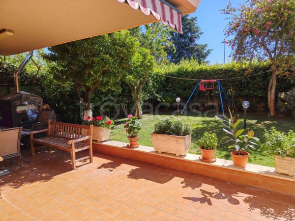 appartamento in vendita a Roma in zona Mostacciano