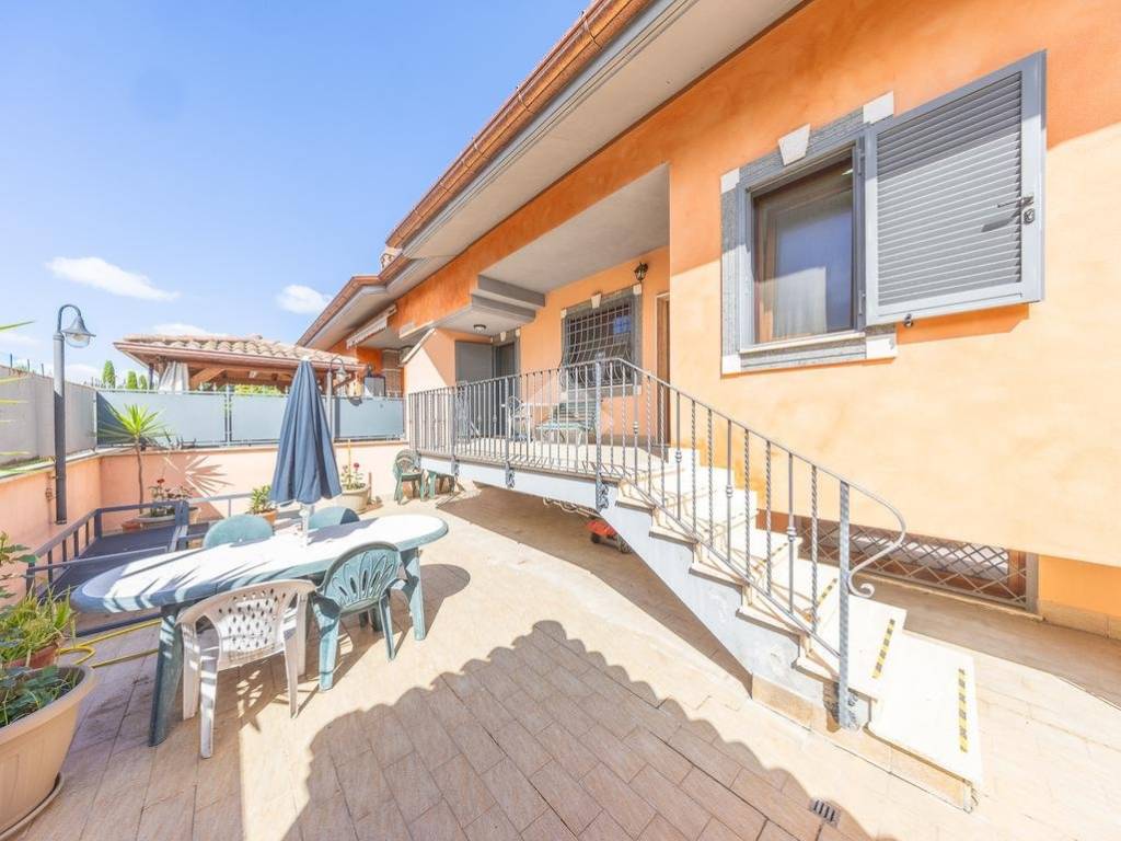 casa indipendente in vendita a Roma in zona Castelverde