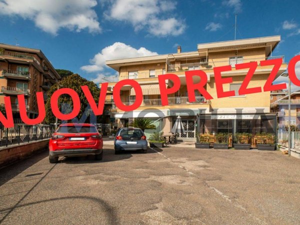 negozio in vendita a Roma in zona Torrevecchia