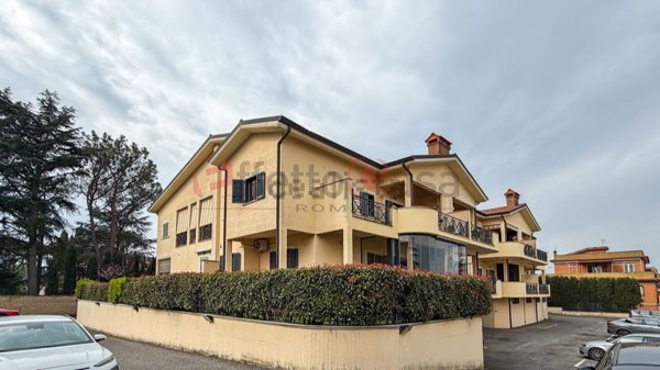 appartamento in vendita a Roma in zona Castel di Leva