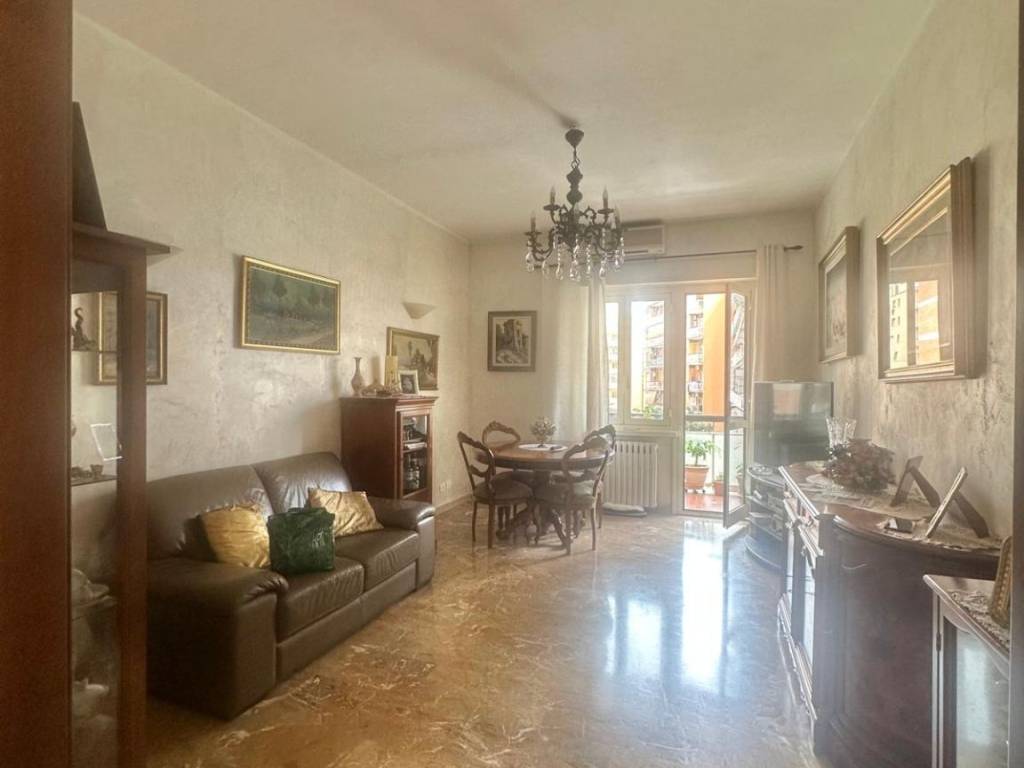 appartamento in vendita a Roma in zona Appio Claudio