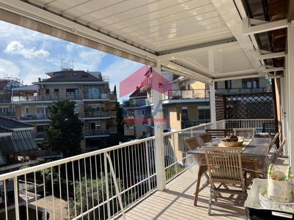 appartamento in vendita a Roma in zona Tor di Quinto