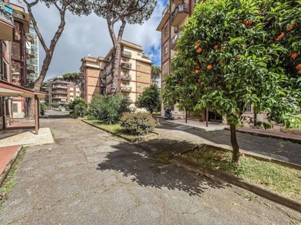 appartamento in vendita a Roma in zona Ostia
