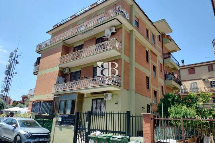 appartamento in vendita a Roma in zona Tor Vergata/Torrenova