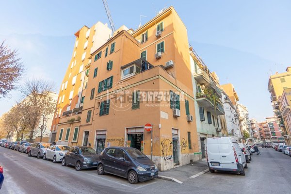 appartamento in vendita a Roma in zona Prenestino-Labicano