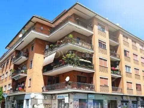 appartamento in vendita a Roma in zona Tor di Quinto