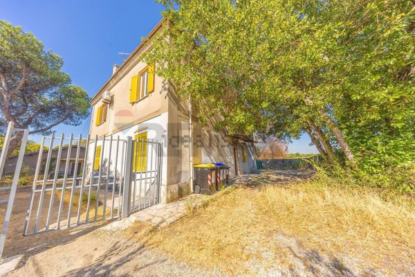 appartamento in vendita a Roma in zona Tor Cervara