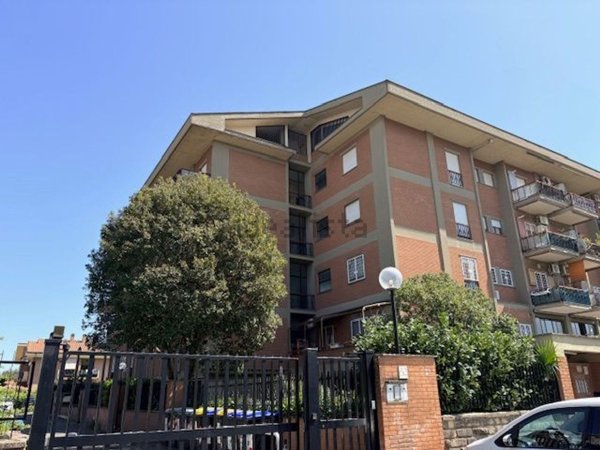 appartamento in vendita a Roma in zona Casal Morena