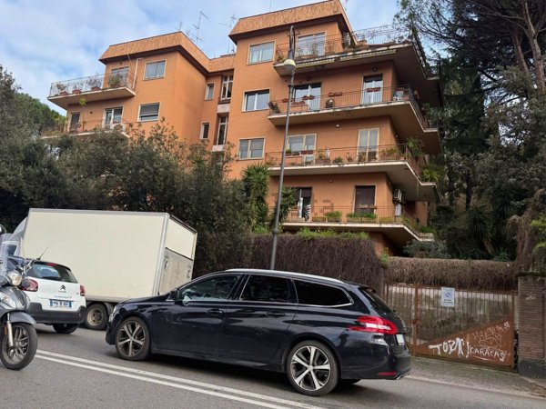 appartamento in vendita a Roma in zona Celio