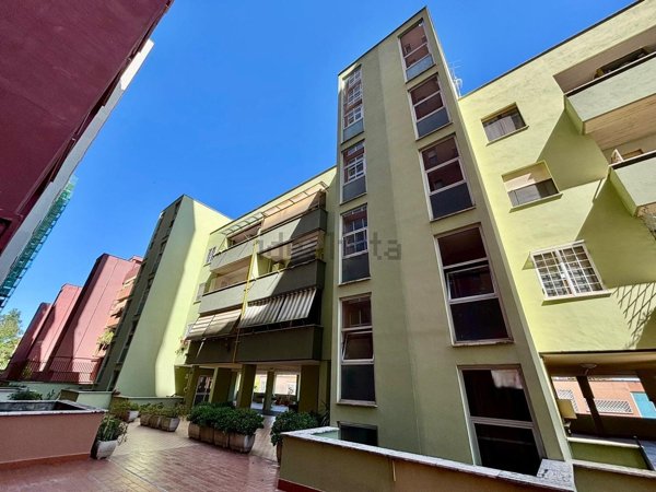 appartamento in vendita a Roma in zona Spinaceto
