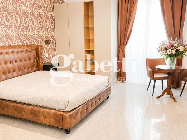 appartamento in vendita a Roma in zona Appio Latino