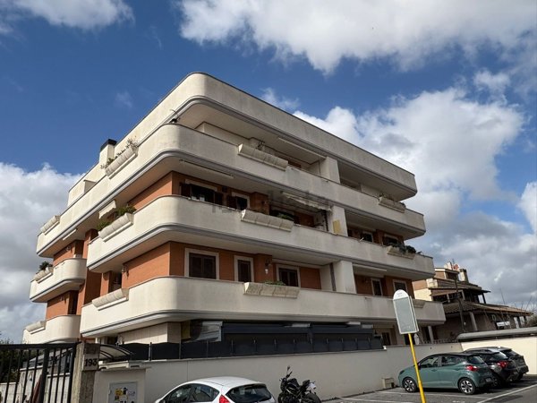 appartamento in vendita a Roma in zona Selva Candida