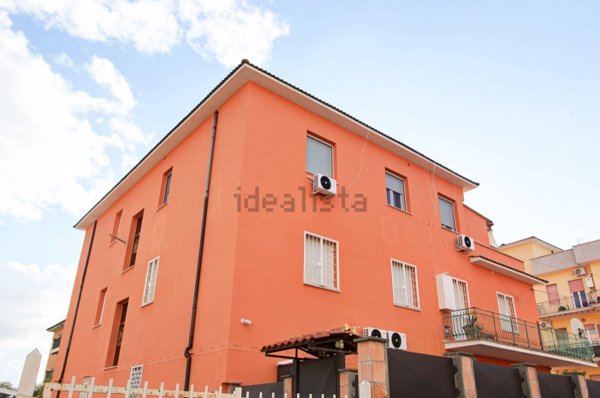appartamento in vendita a Roma in zona Lunghezza