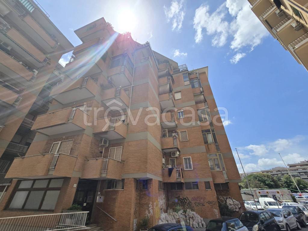 appartamento in vendita a Roma in zona Tuscolano