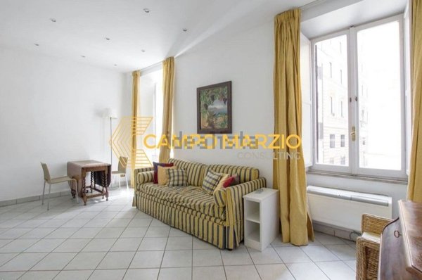 appartamento in vendita a Roma in zona Parione/Sant'Eustachio