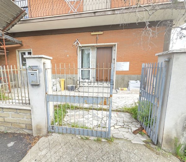 appartamento in vendita a Roma in zona Tor Bella Monaca