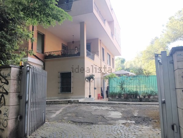 appartamento in vendita a Roma in zona Ostiense