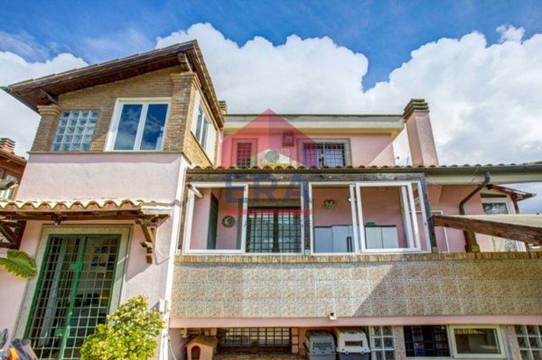 casa indipendente in vendita a Roma in zona Infernetto